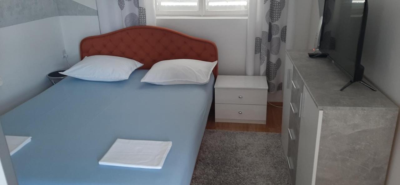 Apartment Biskupovic ดูกีรัท ภายนอก รูปภาพ